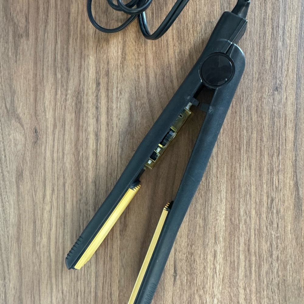 Revlon Black and Gold Hair Crimper